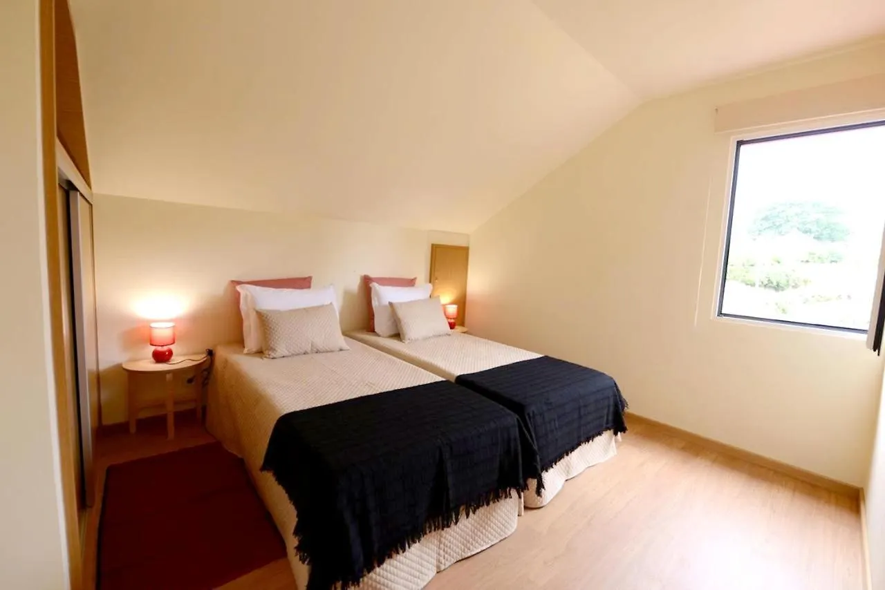 Charming Apartment In Prazeres With Shared Pool 150 M² Campanário